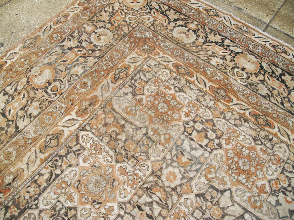 Antique Persian Isfahan Carpet, No.22808 - Gss