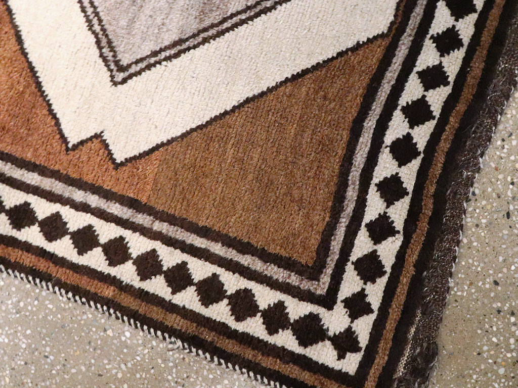 Vintage Persian Gabbeh Rug, No.22892 - Gss