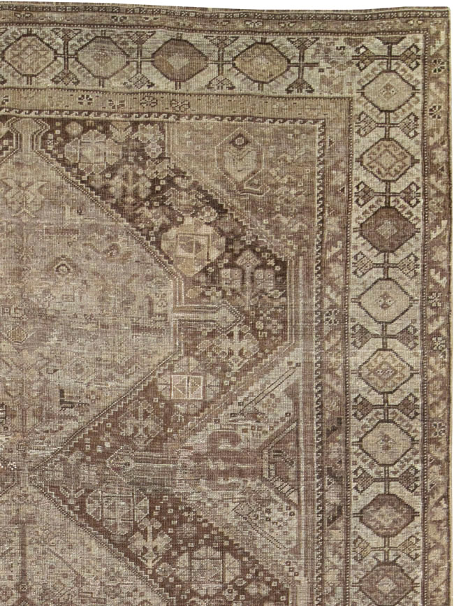 Vintage Persian Shiraz Carpet, No.22895 - Gss