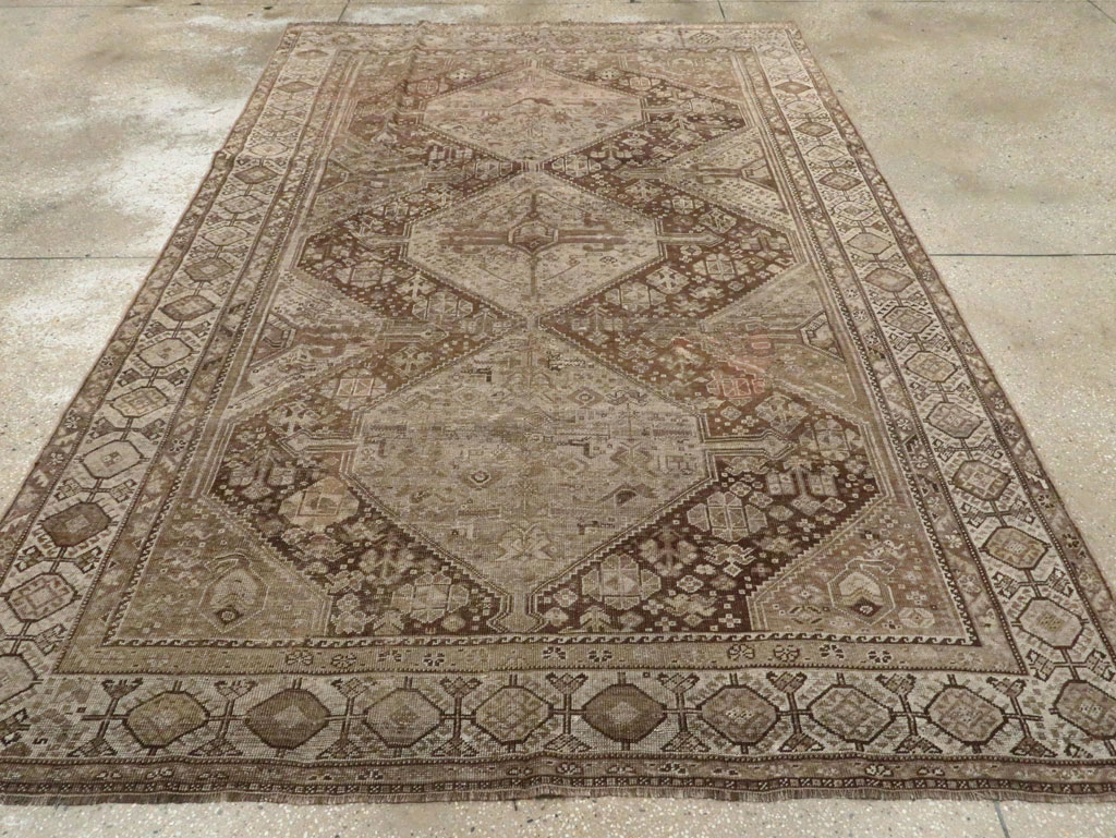 Vintage Persian Shiraz Carpet, No.22895 - Gss
