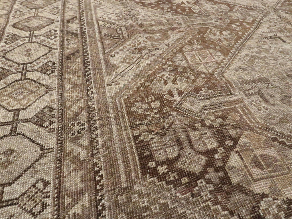 Vintage Persian Shiraz Carpet, No.22895 - Gss