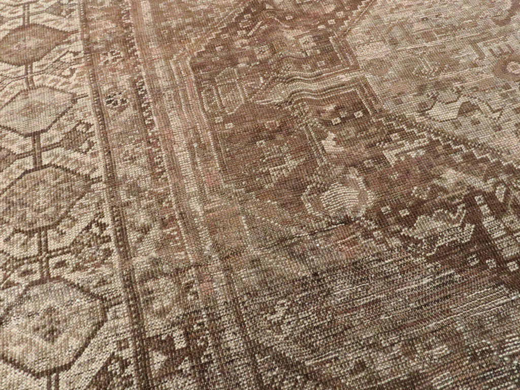 Vintage Persian Shiraz Carpet, No.22895 - Gss