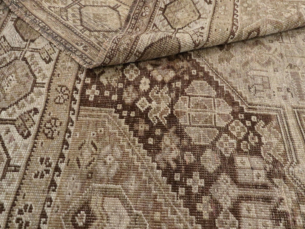 Vintage Persian Shiraz Carpet, No.22895 - Gss