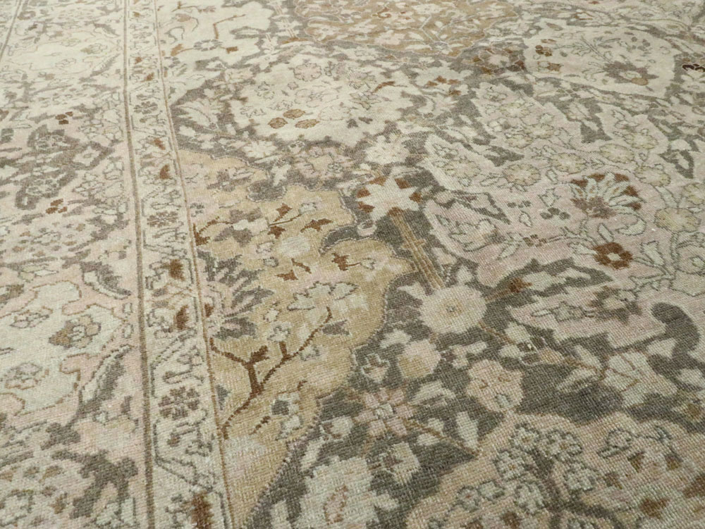 Antique Persian Tabriz Carpet, No.22920 - Gss