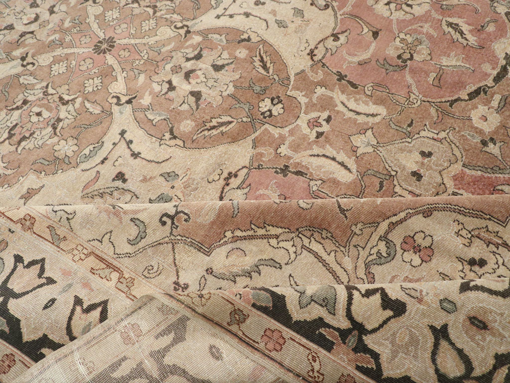 Vintage Indian Lahore Room Size Carpet, No.22965 - Gss