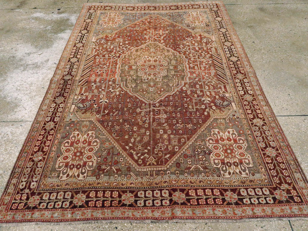 Vintage Persian Shiraz Rug, No.22980 - Gss