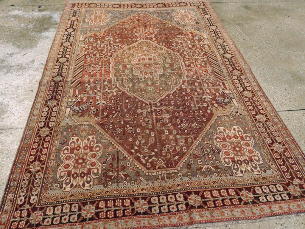 Vintage Persian Shiraz Rug, No.22980 - Gss