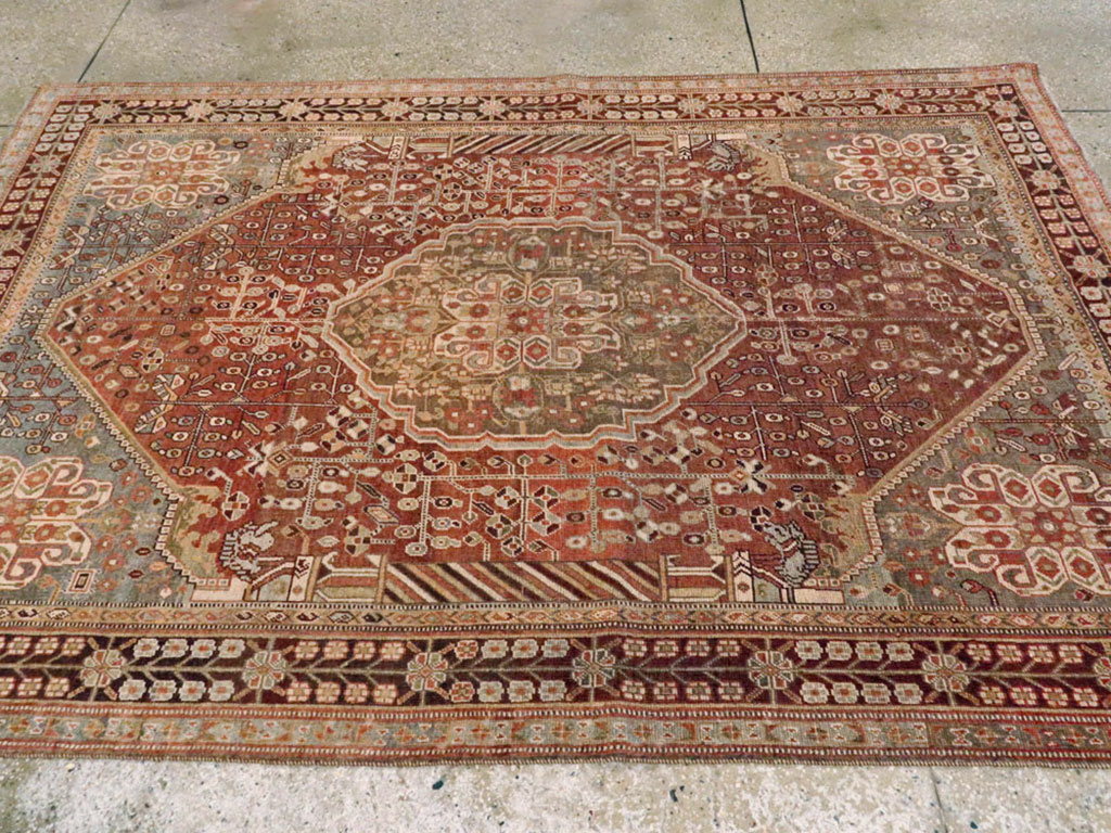 Vintage Persian Shiraz Rug, No.22980 - Gss