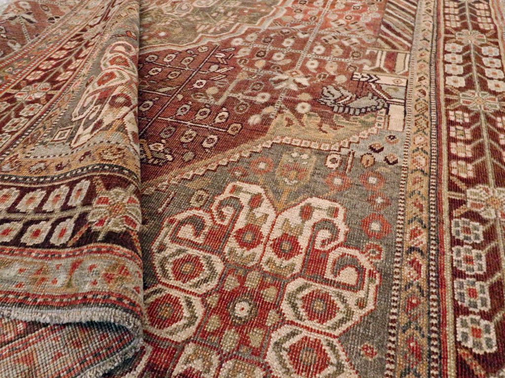 Vintage Persian Shiraz Rug, No.22980 - Gss