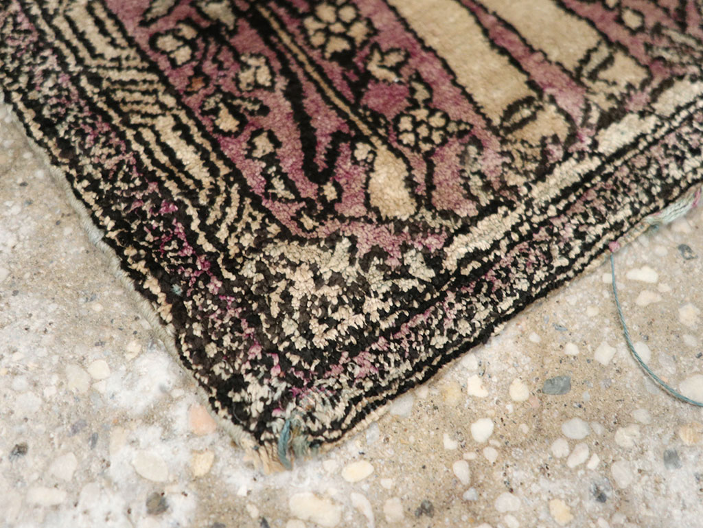 Antique Persian Kashan Pictorial Rug, No.23035 - Gss