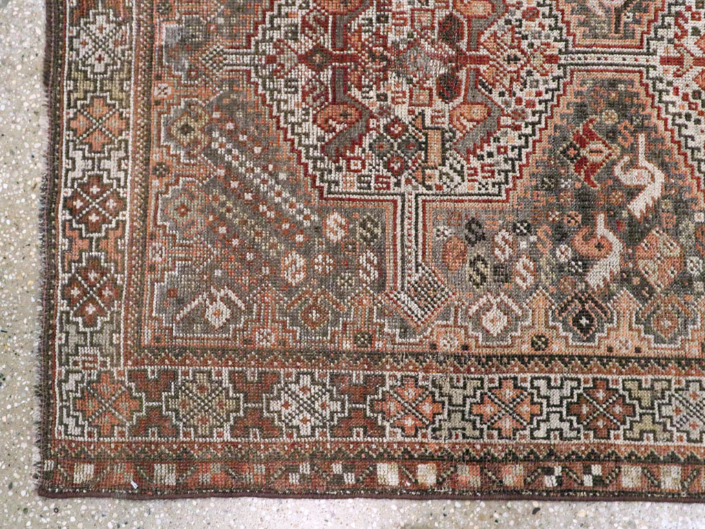 Antique Persian Shiraz Rug, No.23063 - Gss