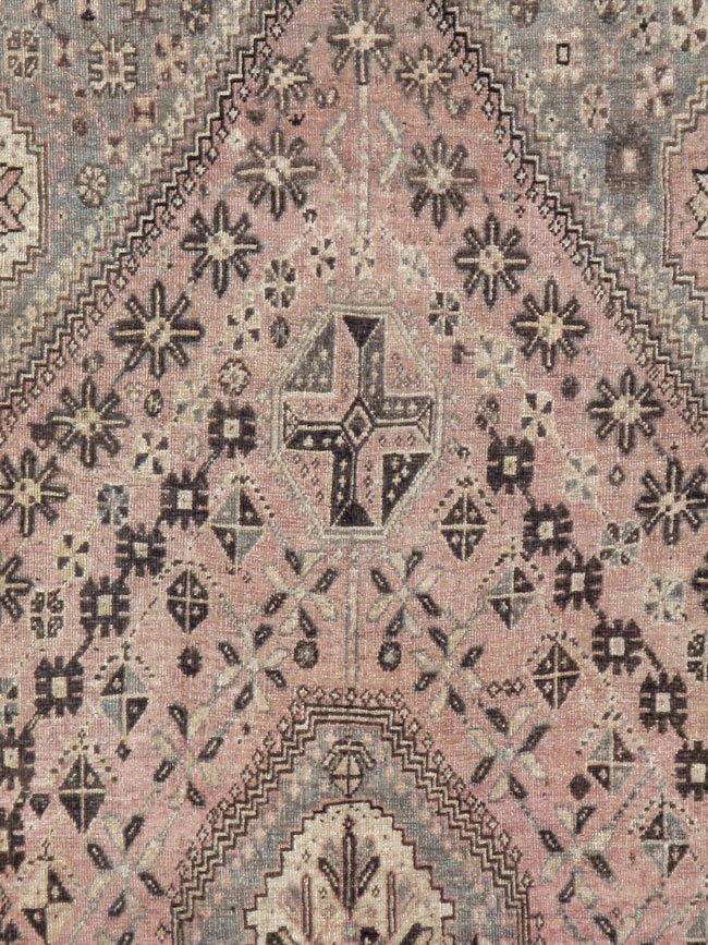 Antique Persian Shiraz Rug, No.23064 - Gss