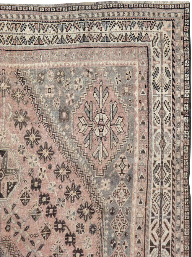 Antique Persian Shiraz Rug, No.23064 - Gss