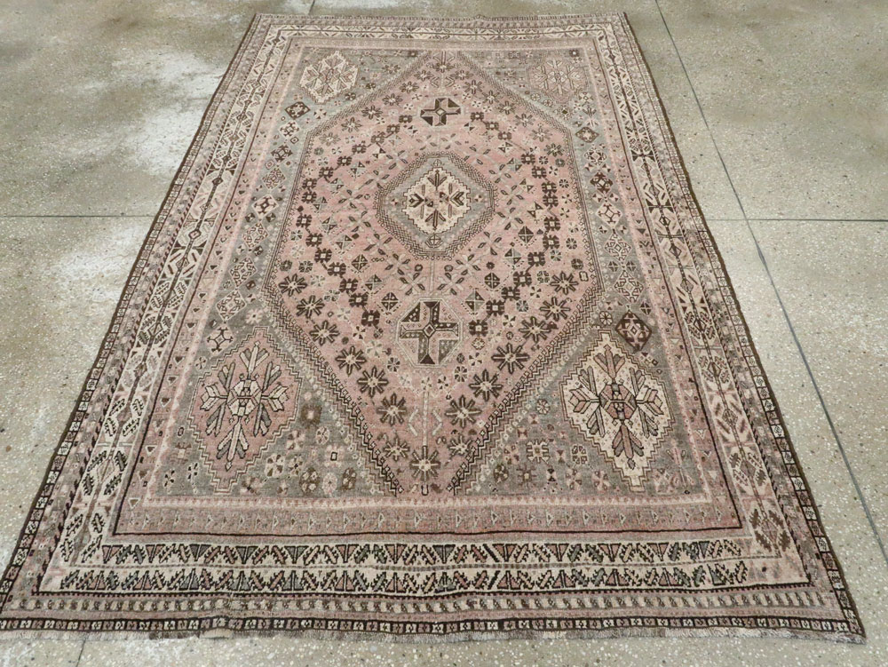 Antique Persian Shiraz Rug, No.23064 - Gss
