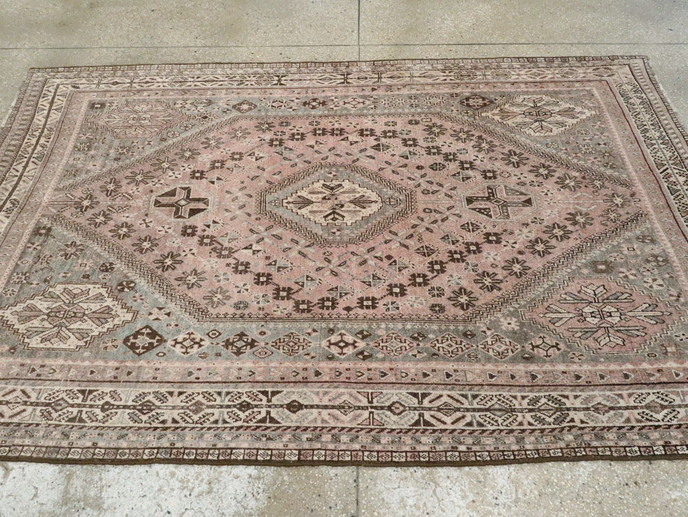Antique Persian Shiraz Rug, No.23064 - Gss