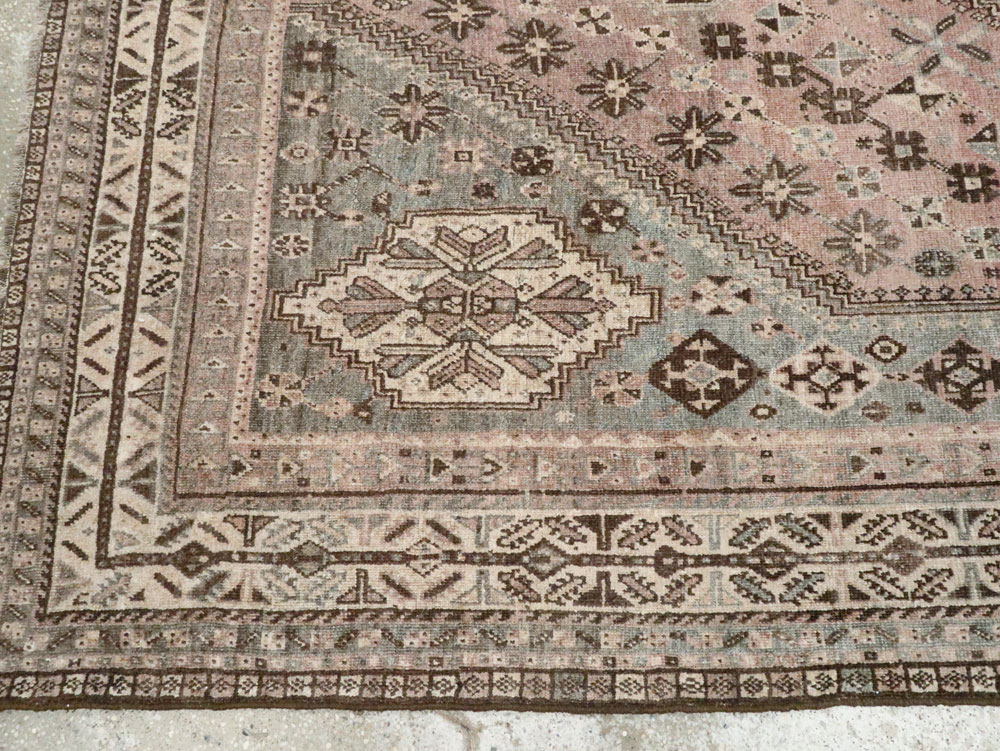 Antique Persian Shiraz Rug, No.23064 - Gss