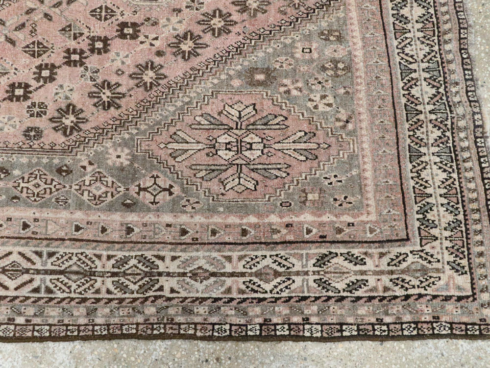 Antique Persian Shiraz Rug, No.23064 - Gss