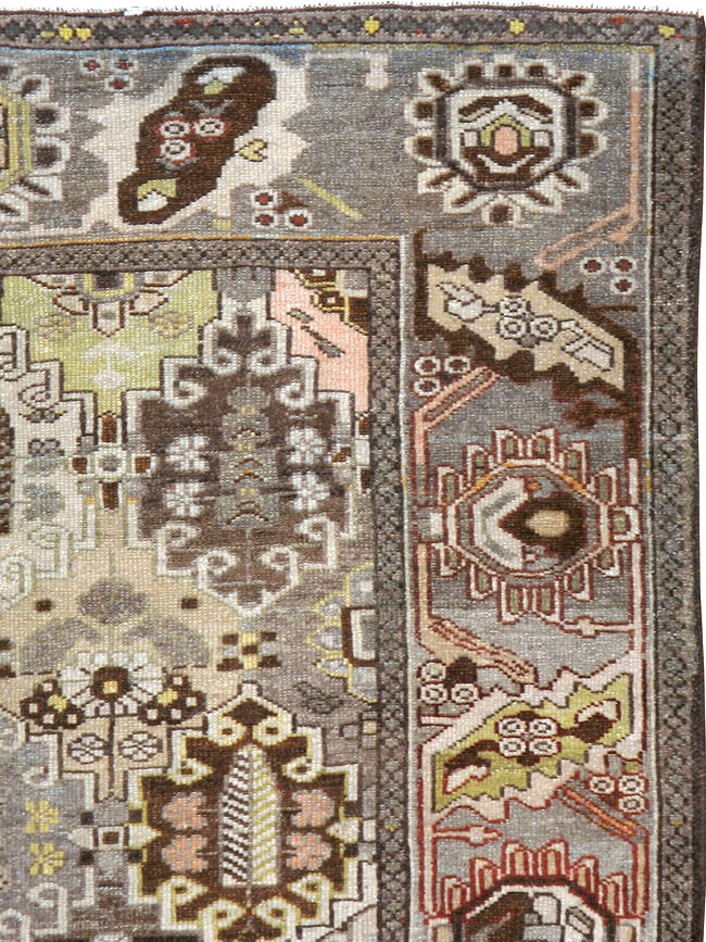Antique Persian Bakhtiari Rug, No.23107 - Gss