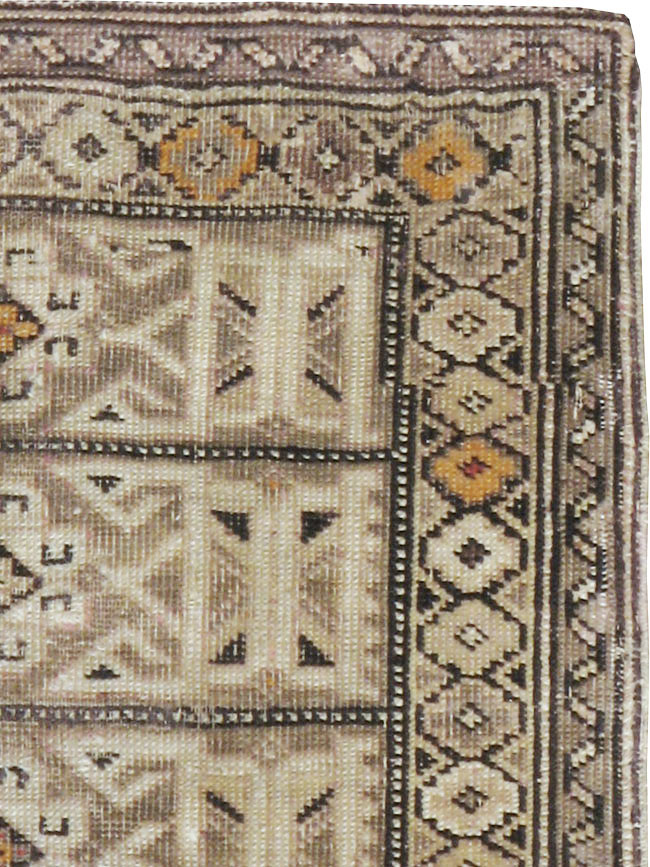 Antique Caucasian Shirvan Square Rug, No.23230 - Gss