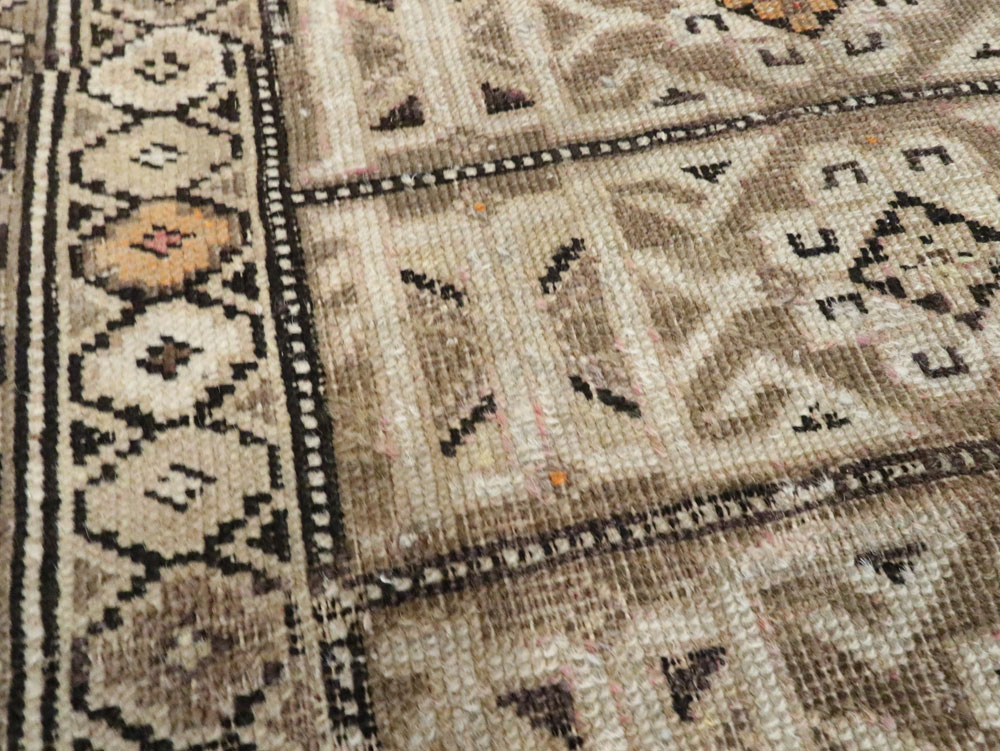Antique Caucasian Shirvan Square Rug, No.23230 - Gss