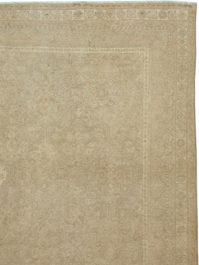 Vintage Persian Shiraz Rug, No.23272 - Gss