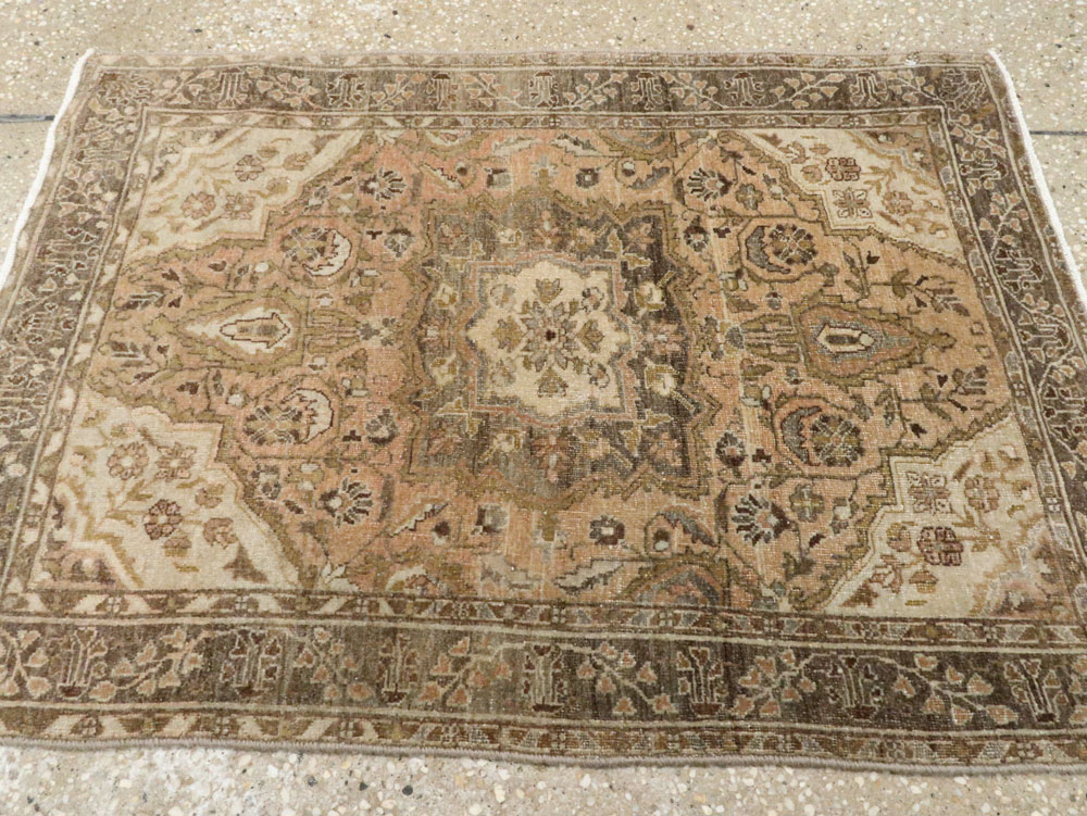 Antique Persian Sarouk Rug, No.23326 - Gss