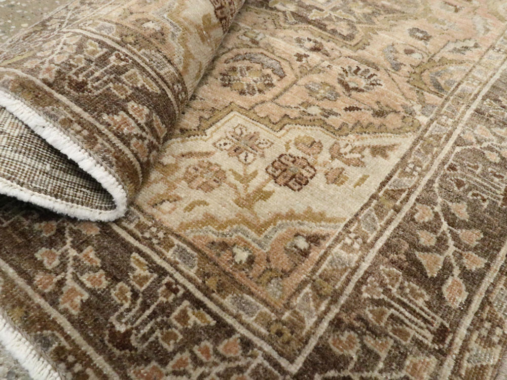 Antique Persian Sarouk Rug, No.23326 - Gss