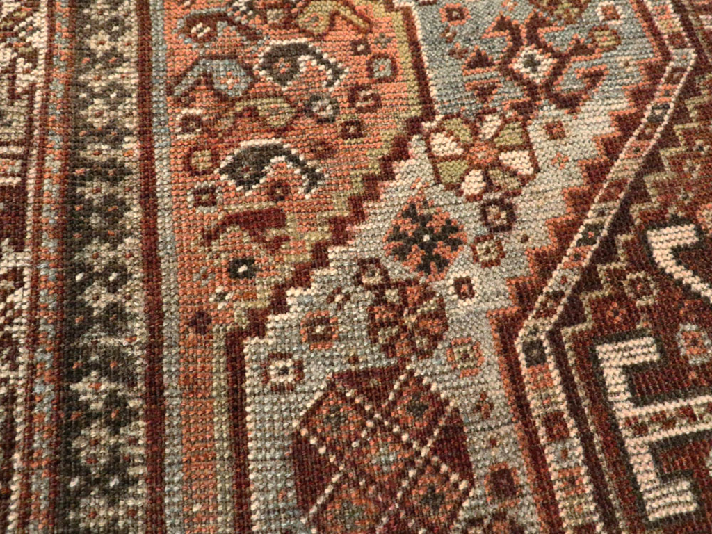 vintage Persian Shiraz Rug, No.23356 - Gss