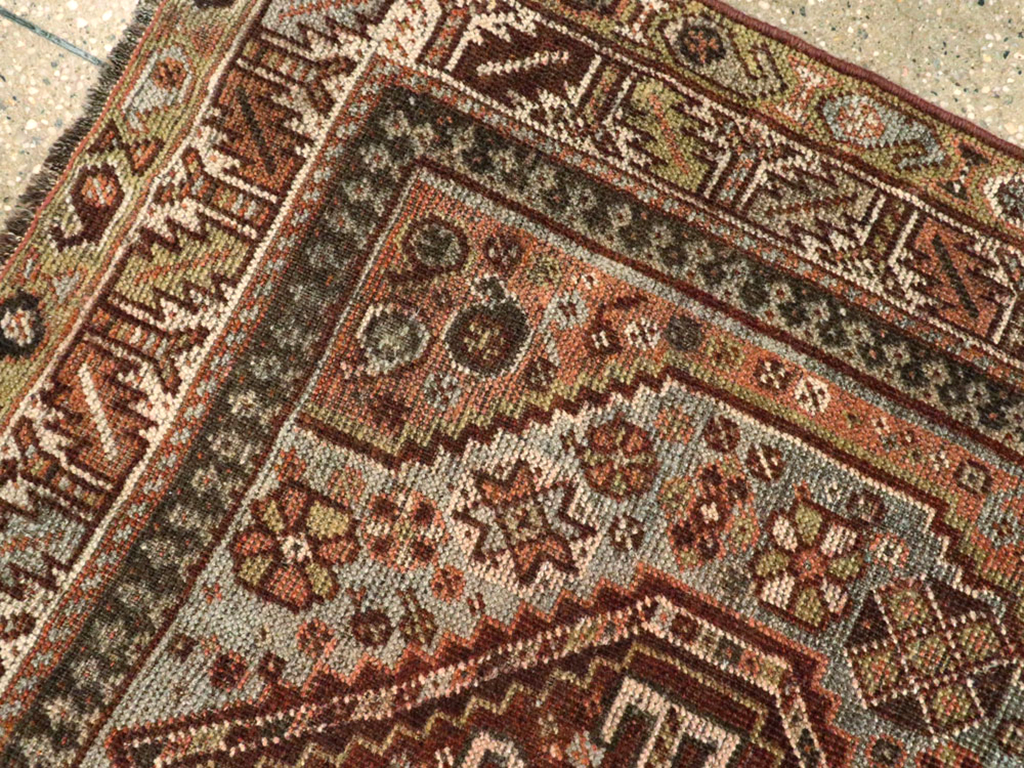 vintage Persian Shiraz Rug, No.23356 - Gss
