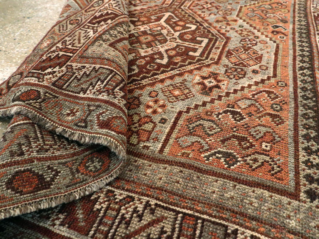 vintage Persian Shiraz Rug, No.23356 - Gss