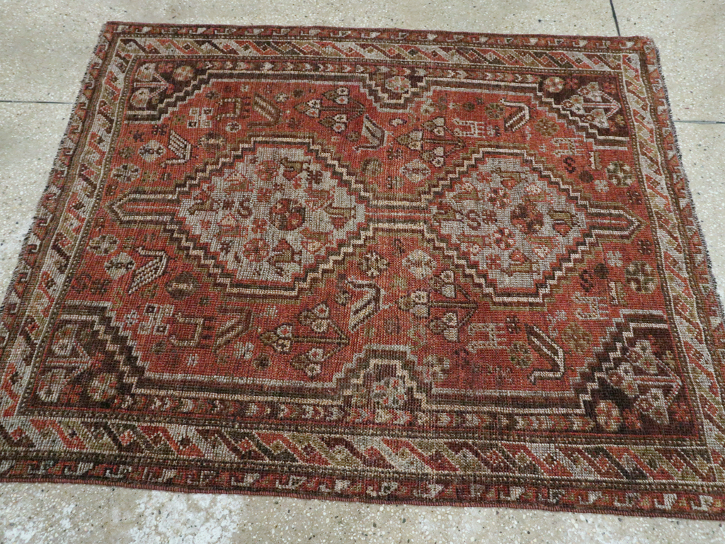 Vintage Persian Shiraz Rug, No.23357 - Gss