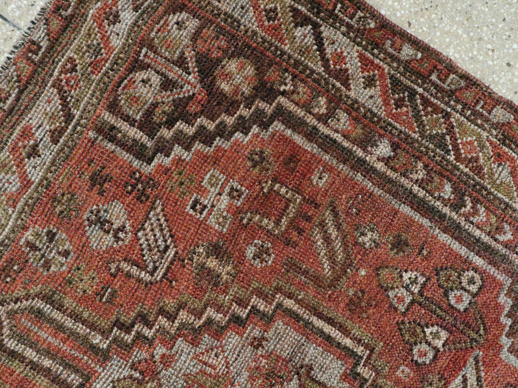 Vintage Persian Shiraz Rug, No.23357 - Gss