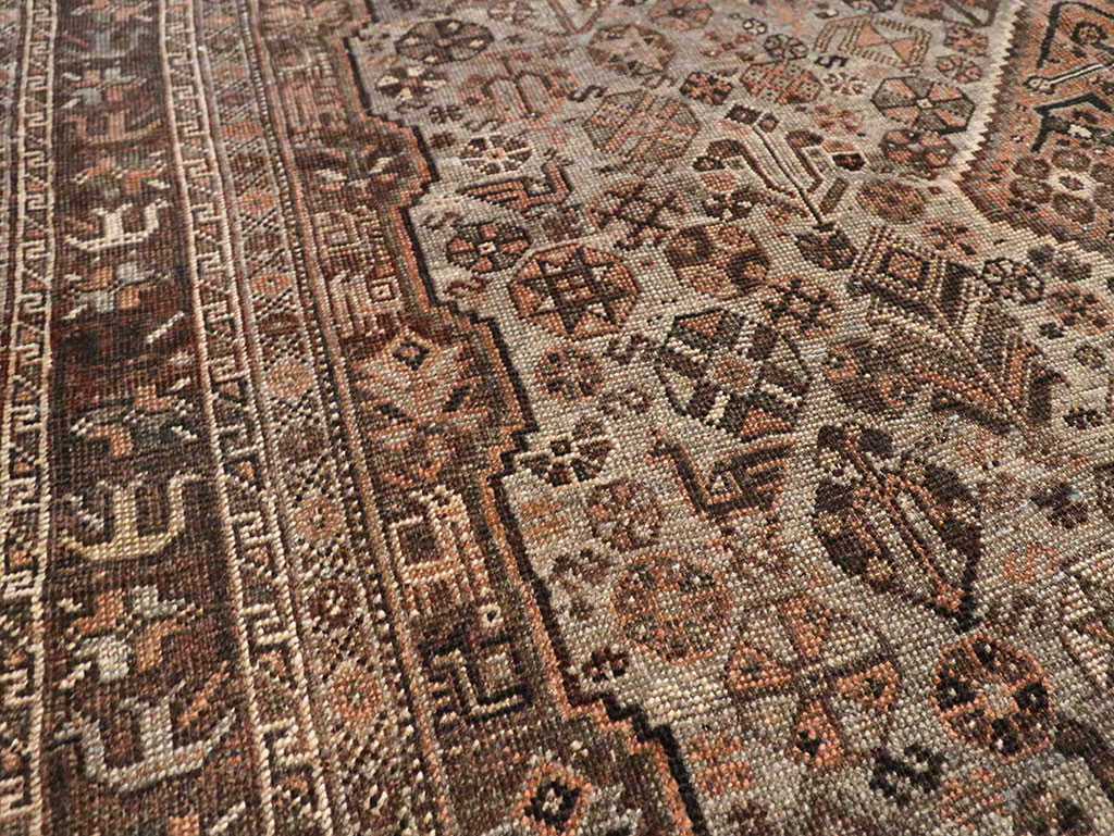 Vintage Persian Shiraz Carpet, No.23382 - Gss