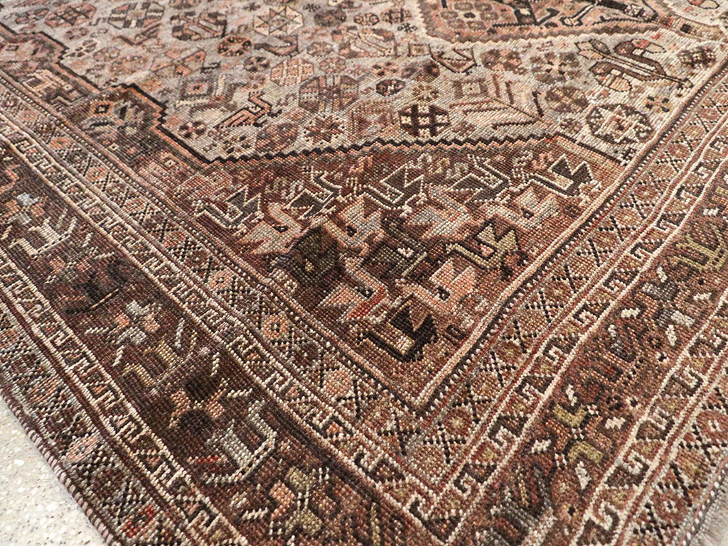 Vintage Persian Shiraz Carpet, No.23382 - Gss