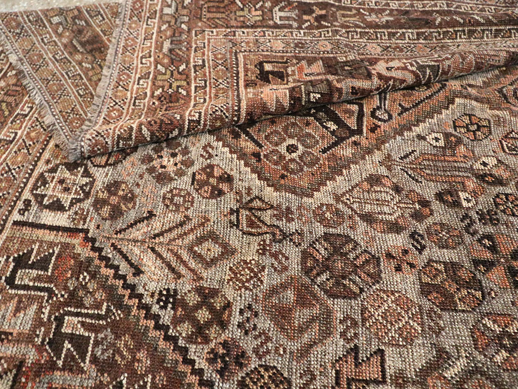 Vintage Persian Shiraz Carpet, No.23382 - Gss