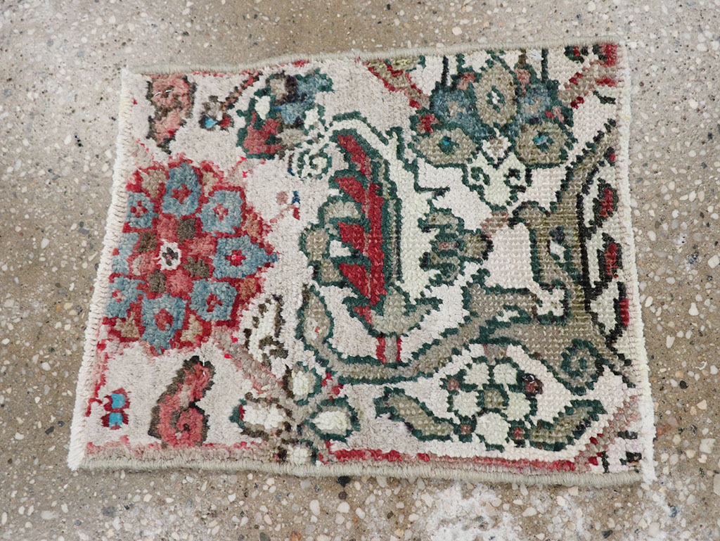Vintage Persian Heriz Throw Rug, No.23441 - Gss