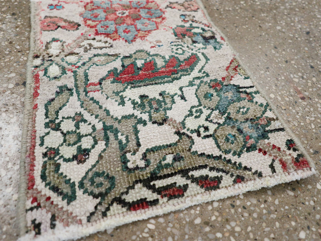 Vintage Persian Heriz Throw Rug, No.23441 - Gss