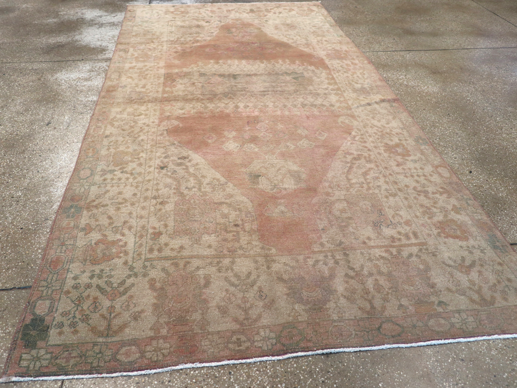 Vintage Persian Shiraz Gallery Rug, No.23450 - Gss