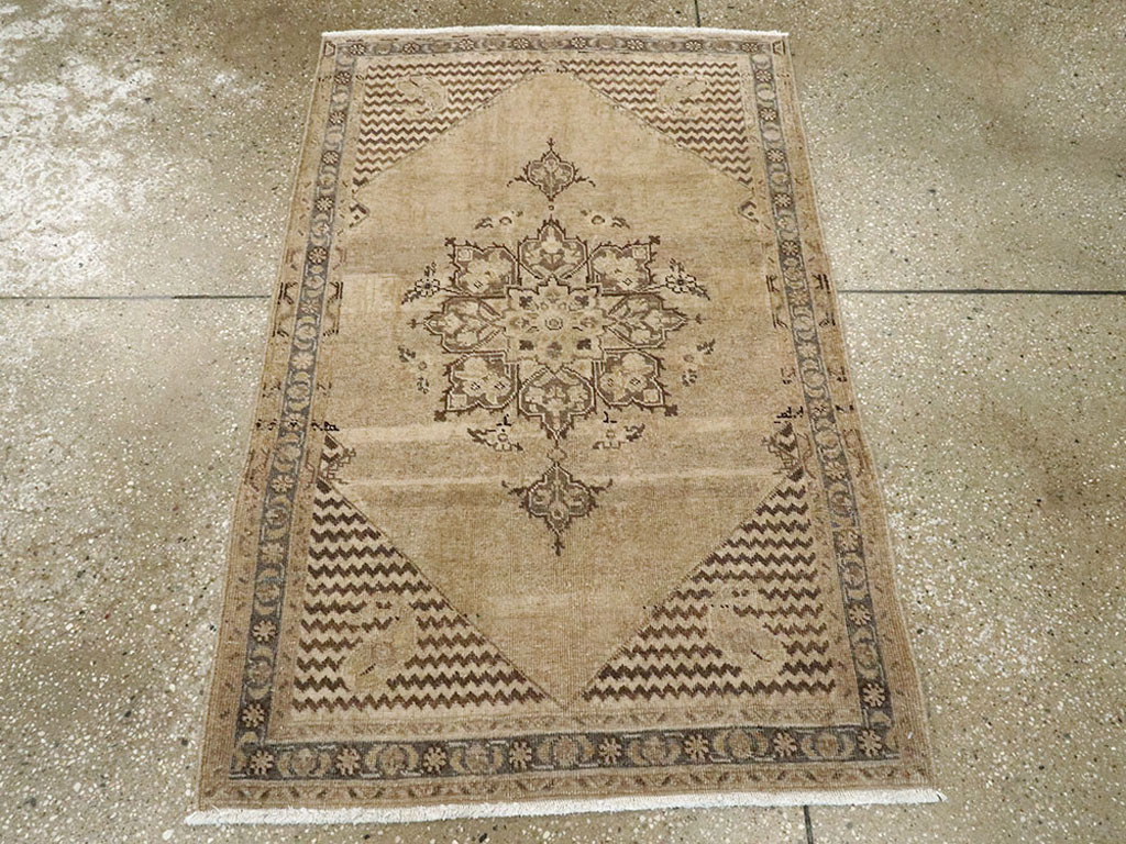 Antique Persian Tabriz Rug, No.23452 - Gss