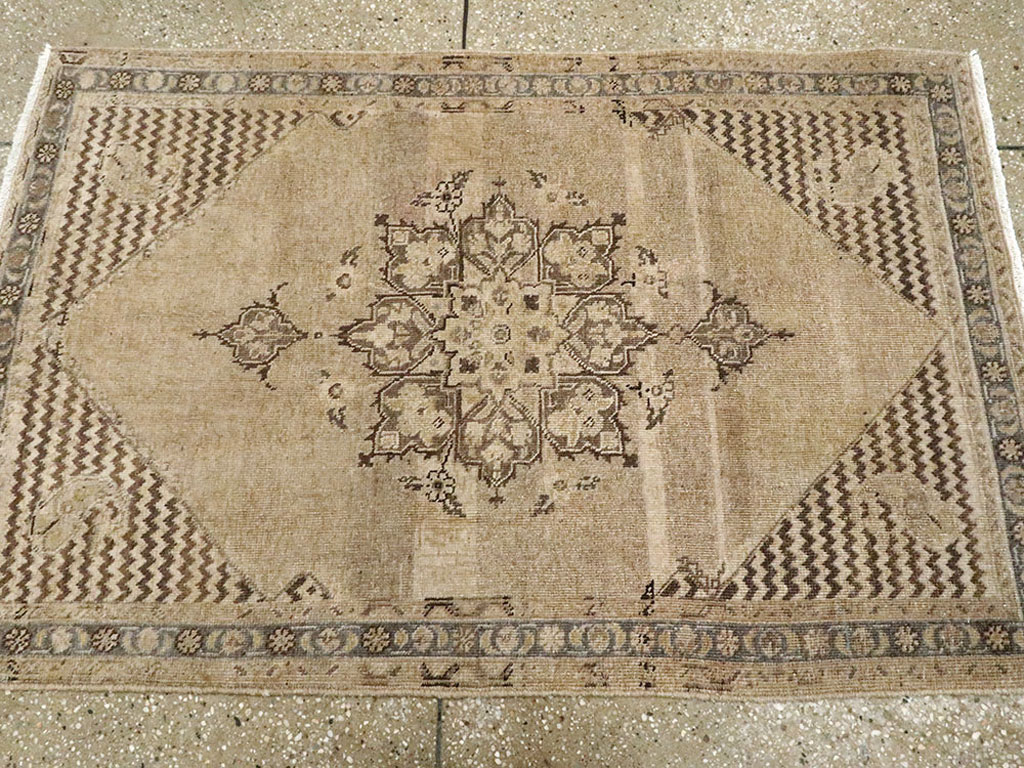 Antique Persian Tabriz Rug, No.23452 - Gss