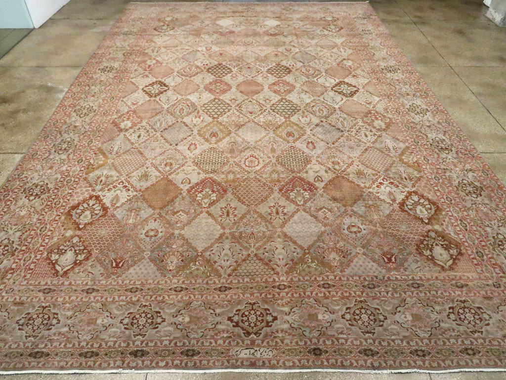 Vintage Persian Qazvin Carpet, No.23657 - Gss
