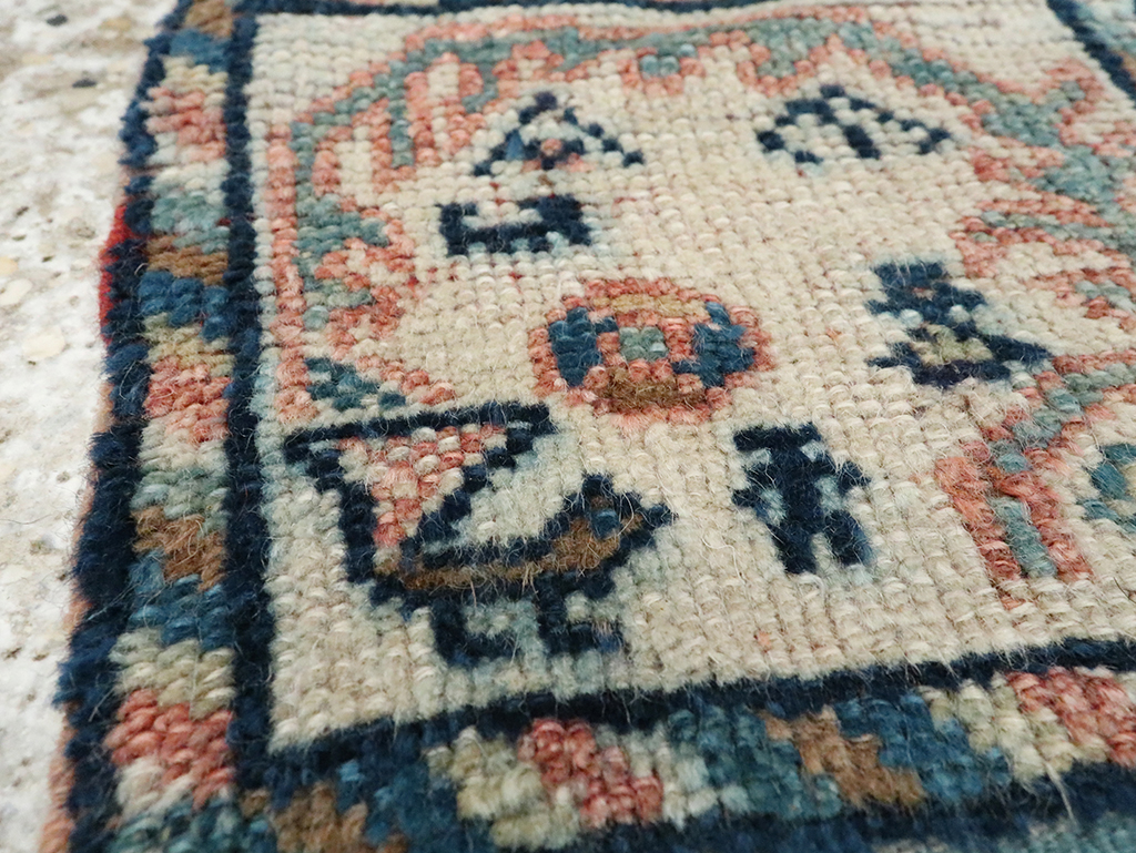 Vintage Persian Qashqai Rug, No.23947 - Gss