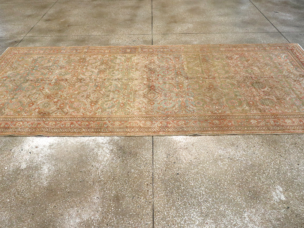 Antique Persian Mahal Gallery Carpet, No.23969 - Gss