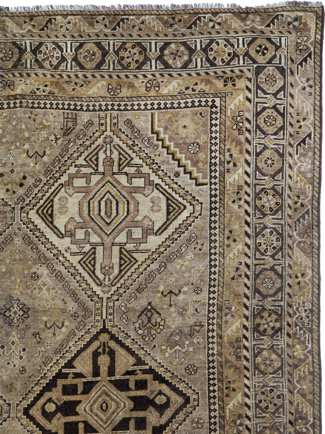 Antique Persian Shiraz Rug, No.24060 - Gss