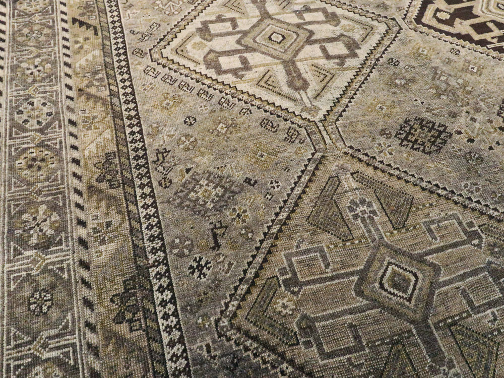 Antique Persian Shiraz Rug, No.24060 - Gss