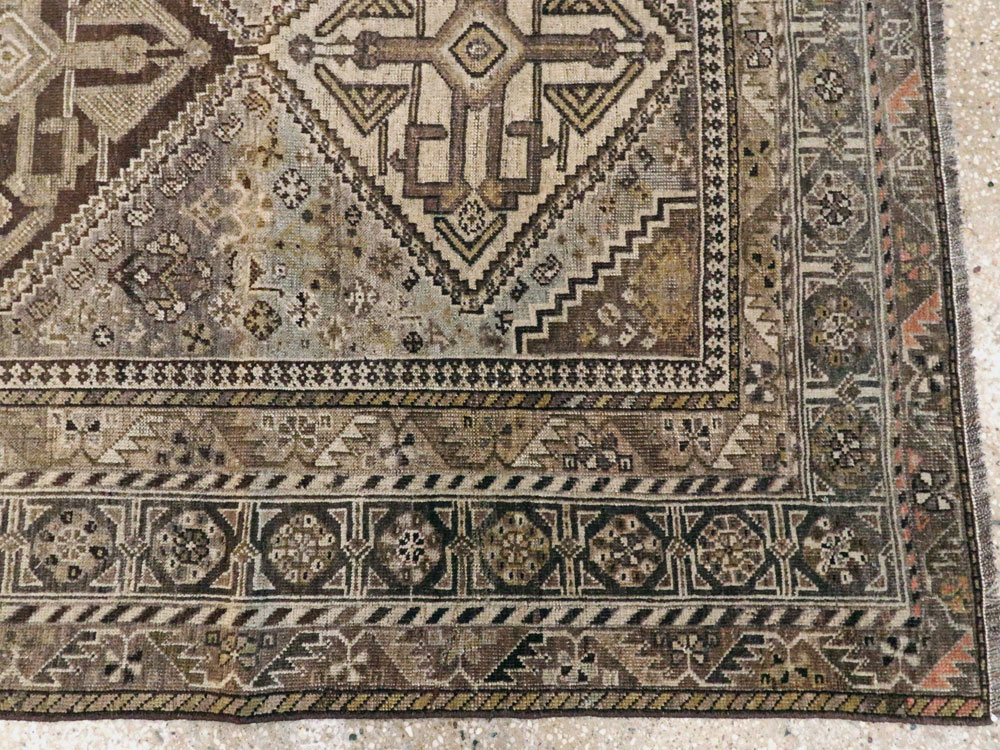 Antique Persian Shiraz Rug, No.24060 - Gss