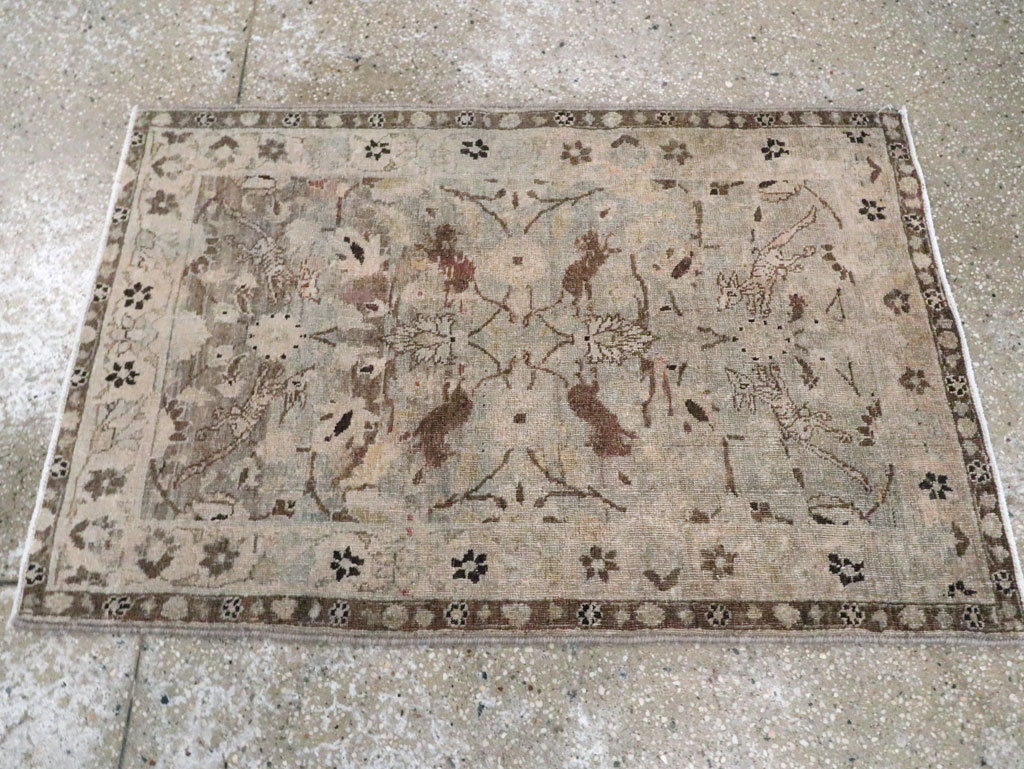 Vintage Persian Sarouk Rug, No.24108 - Gss