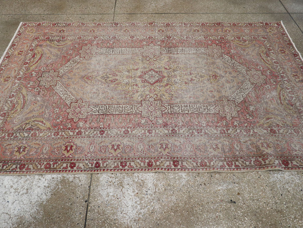 Vintage Turkish Sivas Distressed Rug, No.24121 - Gss