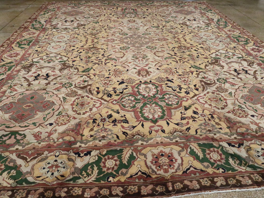 Vintage Indian Lahore Carpet, No.24126 - Gss
