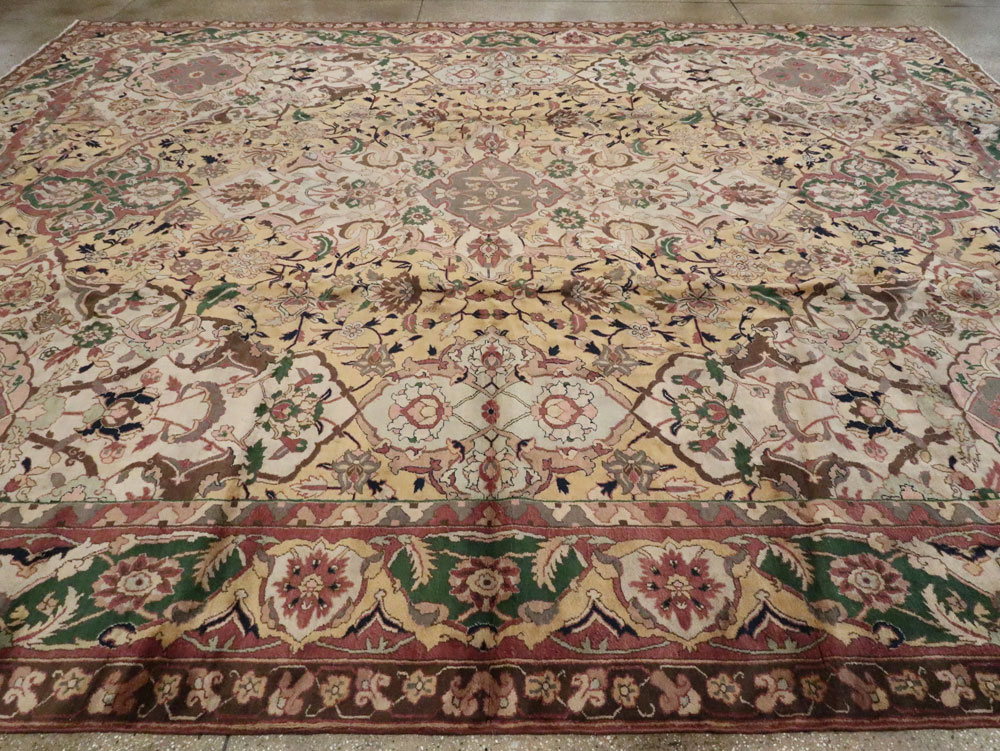 Vintage Indian Lahore Carpet, No.24126 - Gss